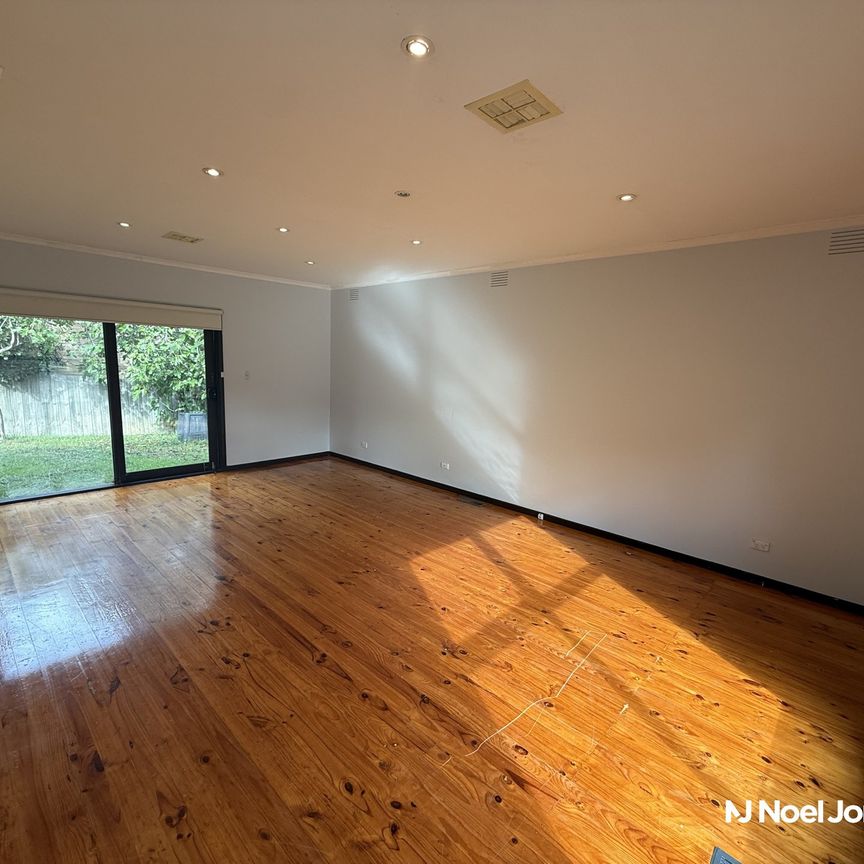 15 Lawford Street, DONCASTER - Photo 1