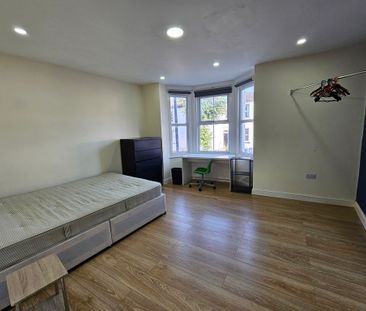 5 Bed Student Accommodation - Photo 1
