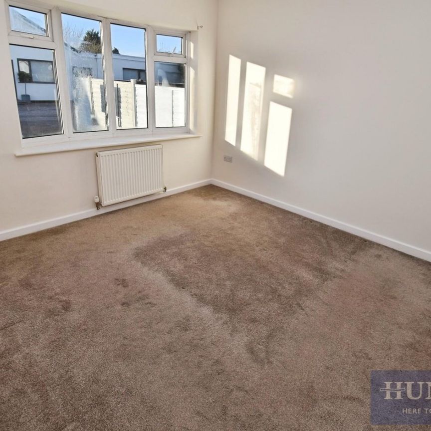 2 bedroom Bungalow To Let Total Size: 636 SQ FT - Photo 1