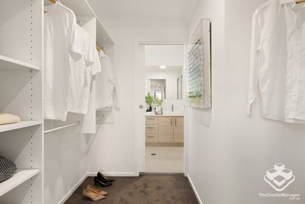 4-Bedroom Nearly New Townhouse Algester - Photo 1