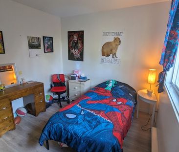 Beau Grand 4 1/2 à Louer - Photo 2