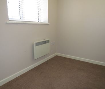 2 Bedroom - Photo 3