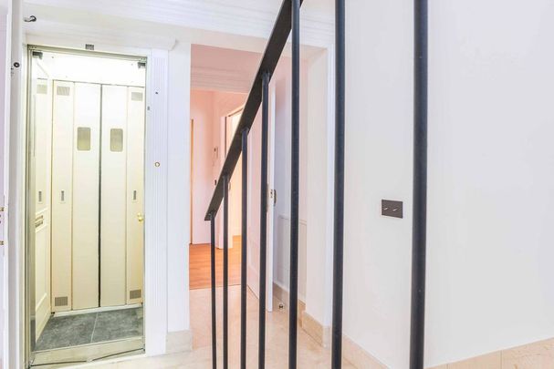 5 bedroom luxury Semidetached House for rent in Madrid, Autonomous Region of Madrid - Photo 1