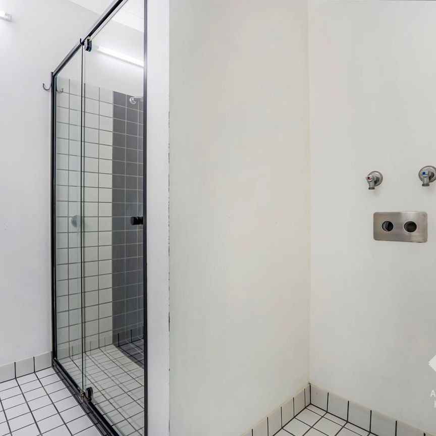 Modern City Living Two-Bedroom Apartment - Photo 1