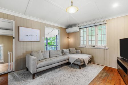 Charming home in perfect location. - Photo 4