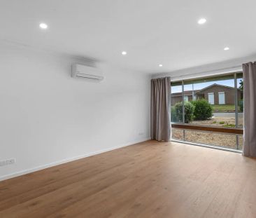 “Modern Family Home in Hallett Cove” - Photo 4