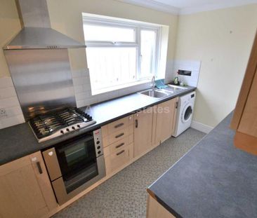 2 bedroom maisonette to rent - Photo 5