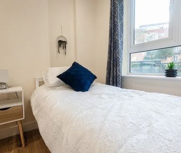2 Bed Flat, Oceana Boulevard, SO14 - Photo 5
