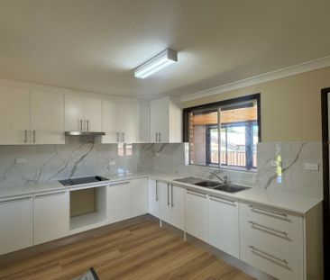Neat & Tidy 3 Bedroom House! Close To Blacktown CBD - Photo 5