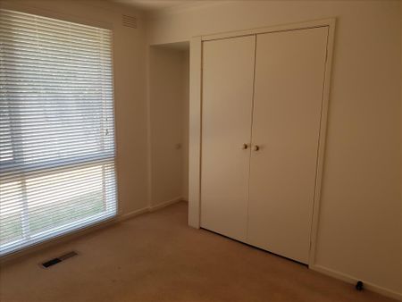 Hampton East - Photo 4