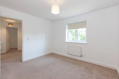 Tarragon Walk, Banbury - Photo 2