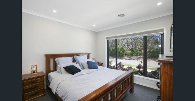 Conveniently located and sure to impress - Photo 1