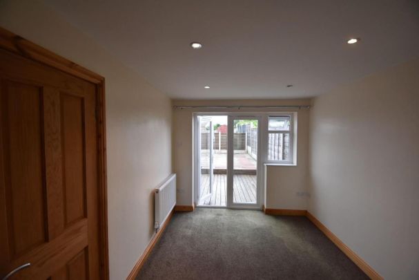 Eastwood Grove, Garforth, Leeds - Photo 1