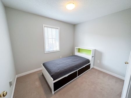 For Lease - 21 Fitzroy Avenue, Markham, Ontario - Photo 2