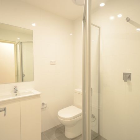 2 Bedroom Unit with Lift Access - Photo 4