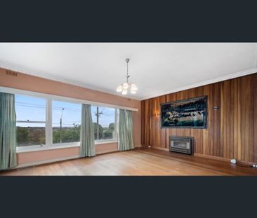 Elevated Family Home with District Views and Huge Rear Garden - Photo 1