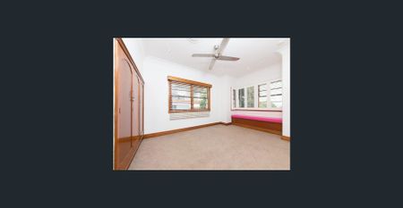 28 Ernest Street, Camp Hill, Qld 4152 - Photo 4