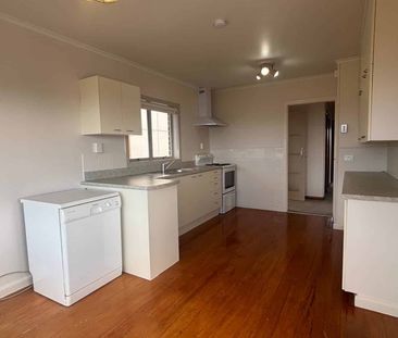 Spacious Family Home with Sea Views - Availabl... - Photo 2