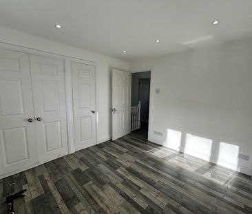 2 bedroom semi-detached house to rent - Photo 4