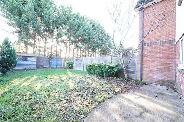 Falcon Way, Beck Row, Bury St Edmunds, Suffolk, IP28 - Photo 1