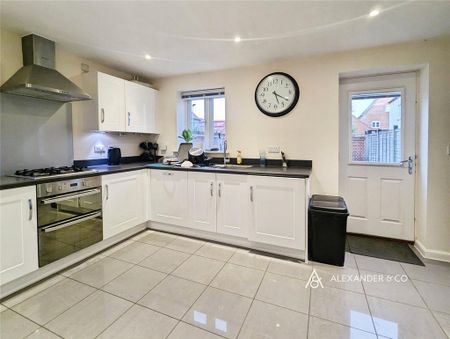 House share to rent - Photo 2