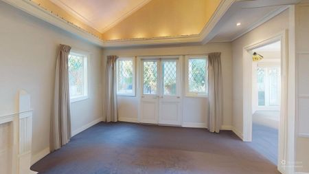 City Centre - 2 Bedrooms - Photo 2