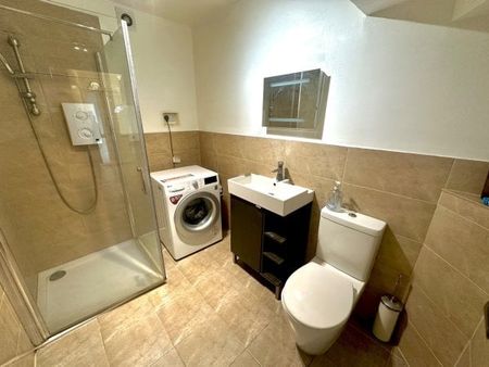 Merlin Grove, Ilford, IG6, Property for rent - Photo 3