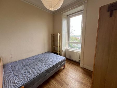 3 bedroom flat to rent - Photo 4
