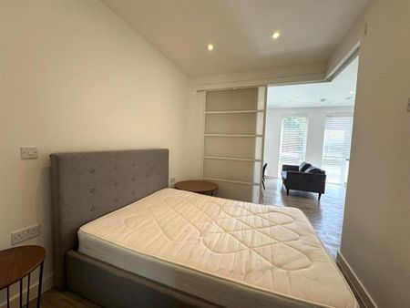 Studio to rent - Photo 5