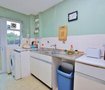 4 bedroom semi-detached house to rent - Photo 6