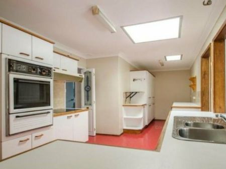 Beautifully Presented Four-Bedroom Home with Excellent Outdoor Living - Photo 4