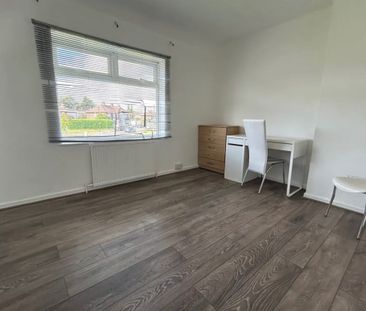 3 Bed Semi-Detached House, Weir Hall Road, N18 - Photo 6