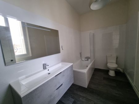 Location Appartement 5 pièces 150m² COGNAC 16100 - Photo 5