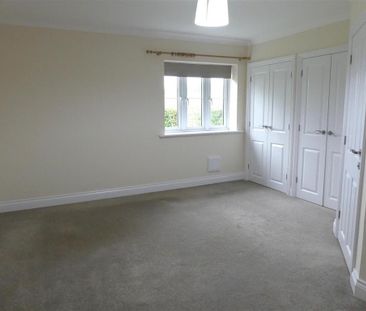 3 bedroom detached bungalow to rent - Photo 4