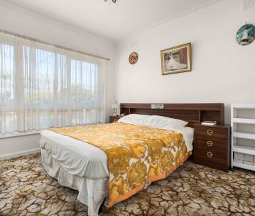 Lush, Lifestyle Living! - Photo 1