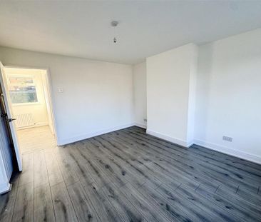 2 bedroom semi-detached house to rent - Photo 3