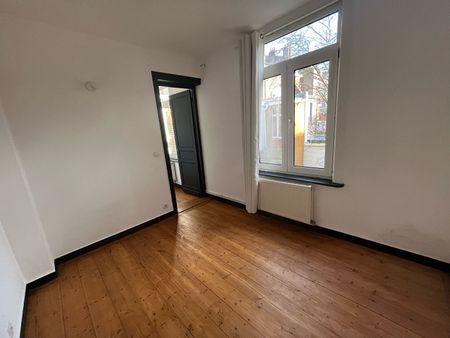 Location Appartement 5 pièces 112m² LILLE 59000 - Photo 5