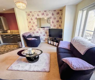 2 bedroom flat to rent - Photo 2