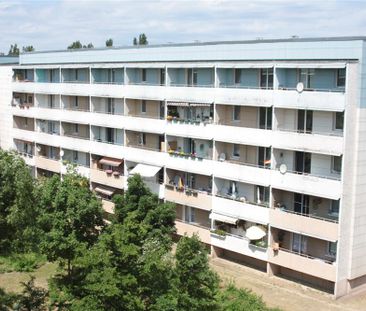 Gemütliche Wohnung im Erdgeschoss mit 6 m Balkon, Dusche, 2016 komp... - Photo 1