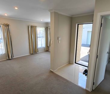 Two Bedroom home in Dinsdale - Photo 2