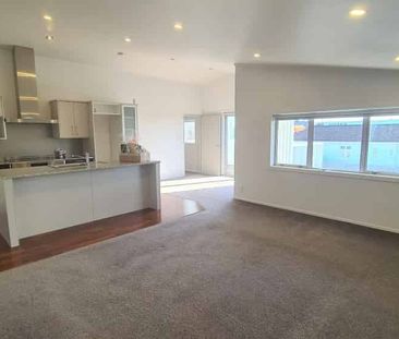 CITY CENTRE - 3 BEDROOMS - Photo 2