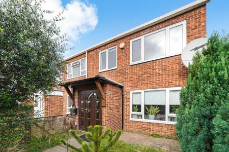 3 bedroom end of terrace house to rent - Photo 5