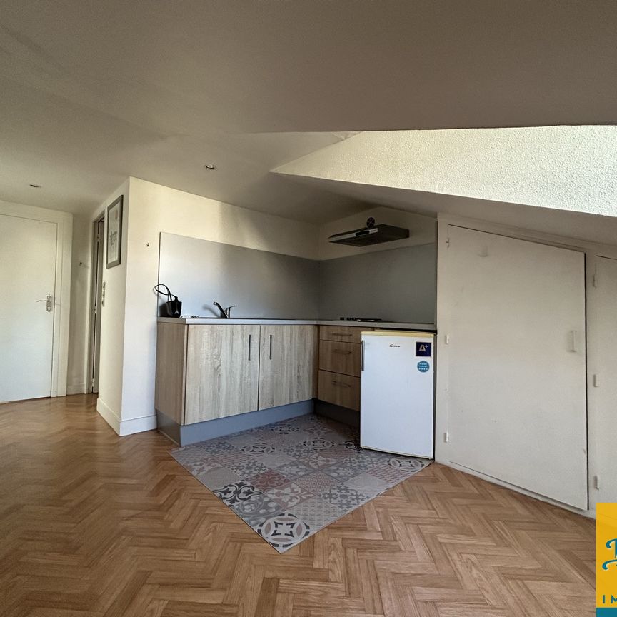 LIMOGES face au Lycée GAY LUSSAC - Photo 1