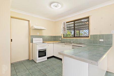 Modern, Low-Maintenance Living in a Convenient Crestmead Location - Photo 5
