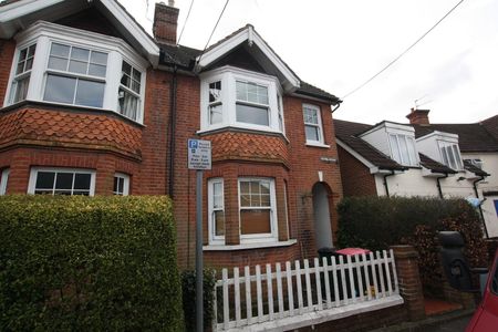 Victoria Road, West Green, Crawley - Photo 5