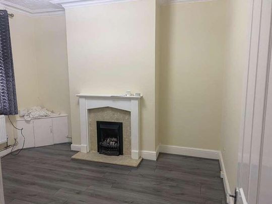 Stoke-on-trent, ST4 - Photo 1