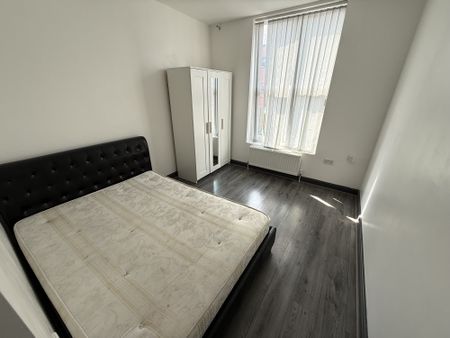Grange Terrace, Leeds, LS7 - Photo 2