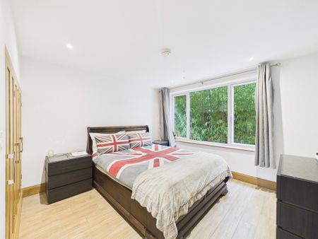 2 bedroom maisonette to rent - Photo 2