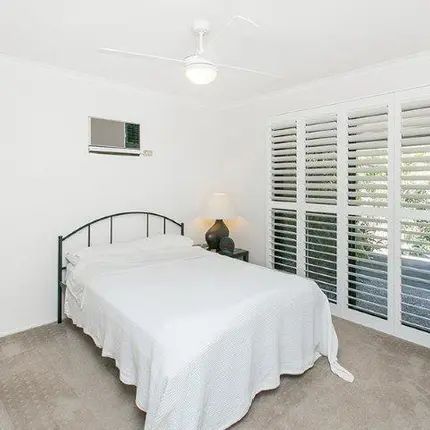 Private Home with Air-conditioning and Deck - Photo 3