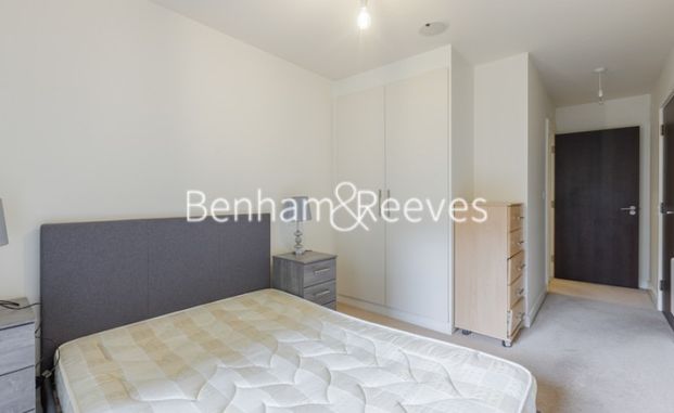 2 Bedroom flat to rent in Boulevard Drive, Colindale, NW9 - Photo 1